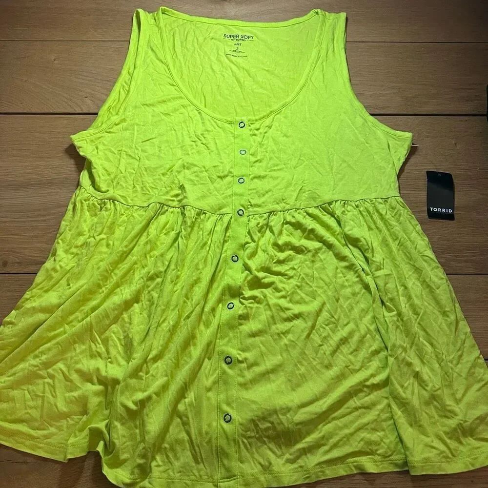 NWT Torrid super soft knit highlighter green 2